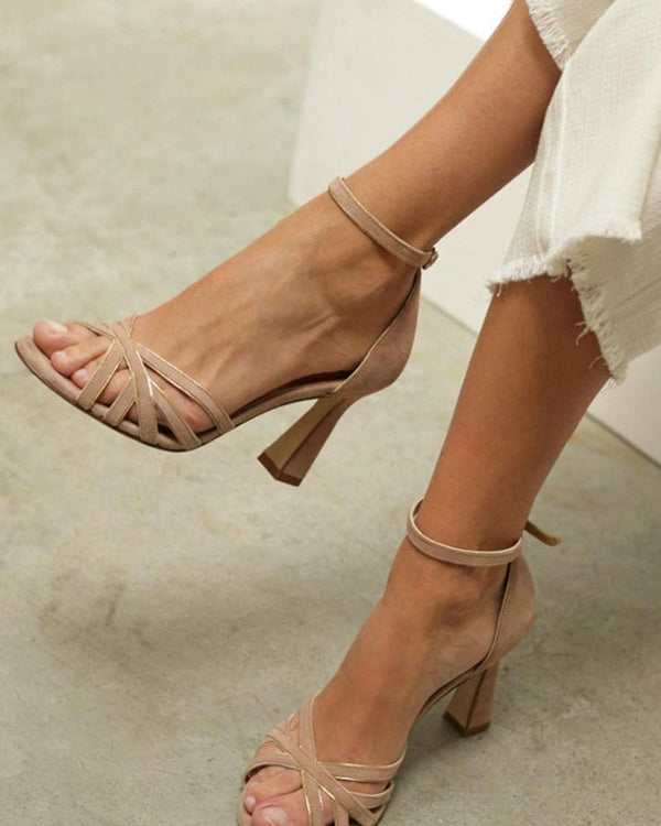 NAOMI | Minimalisme Raffiné & Confort Moderne