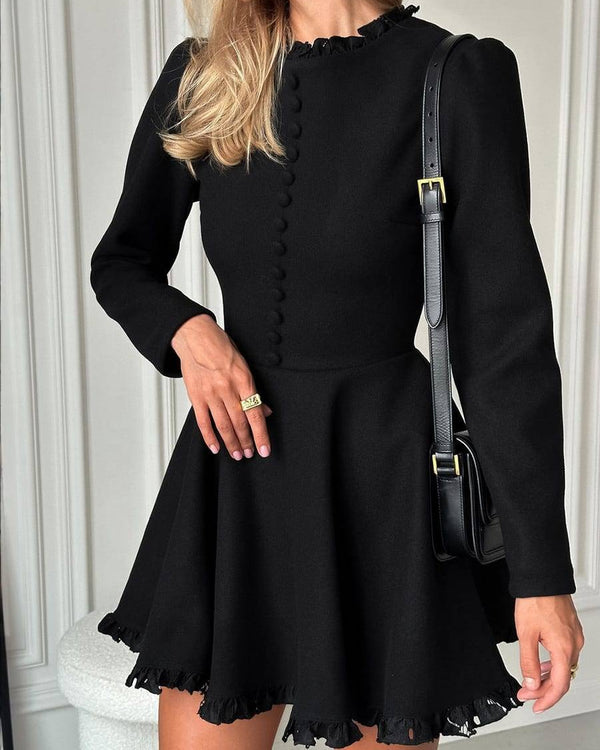 JAMY | Robe noire courte à col rond – votre tenue de fête élégante pour briller en toute occasion