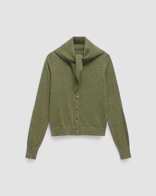 ANITA | Un pull doux et raffiné, idéal pour les journées fraîches de la saison.