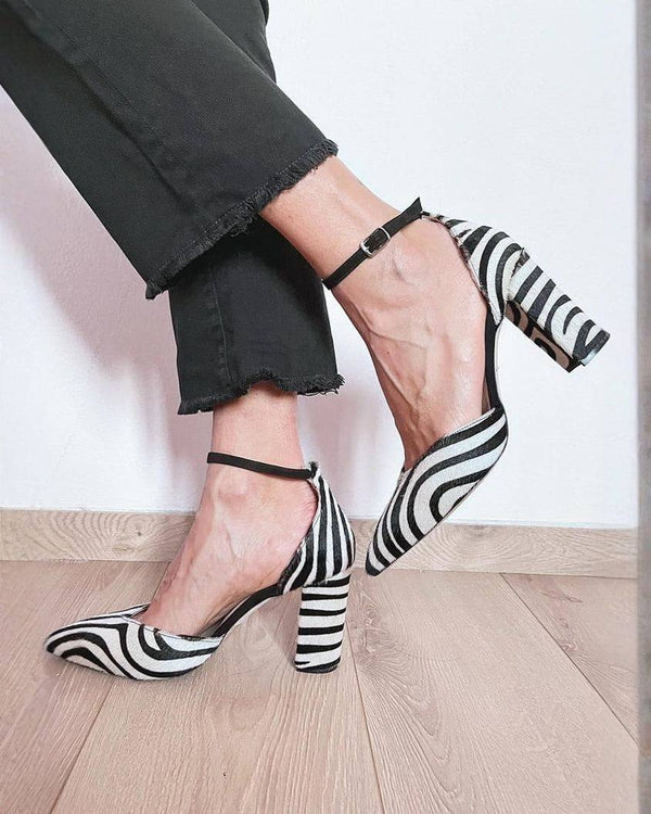 Style audacieux et féminité assumée