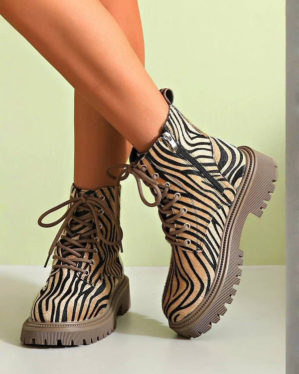 Style sauvage et audacieux: bottines à lacets motif zèbre