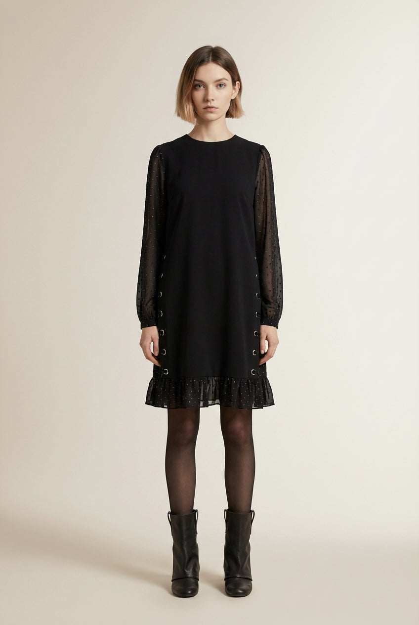 Full body view of the model wearing MILA | Noire à Strass & Col Rond