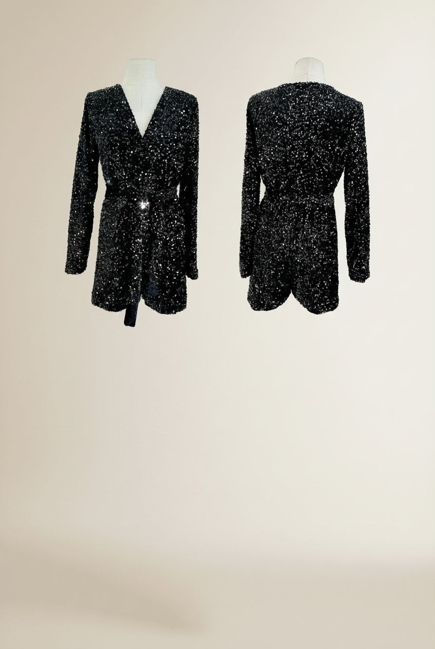 Lay-flat product shot of STELLA | Éclat & Élégance en paillettes