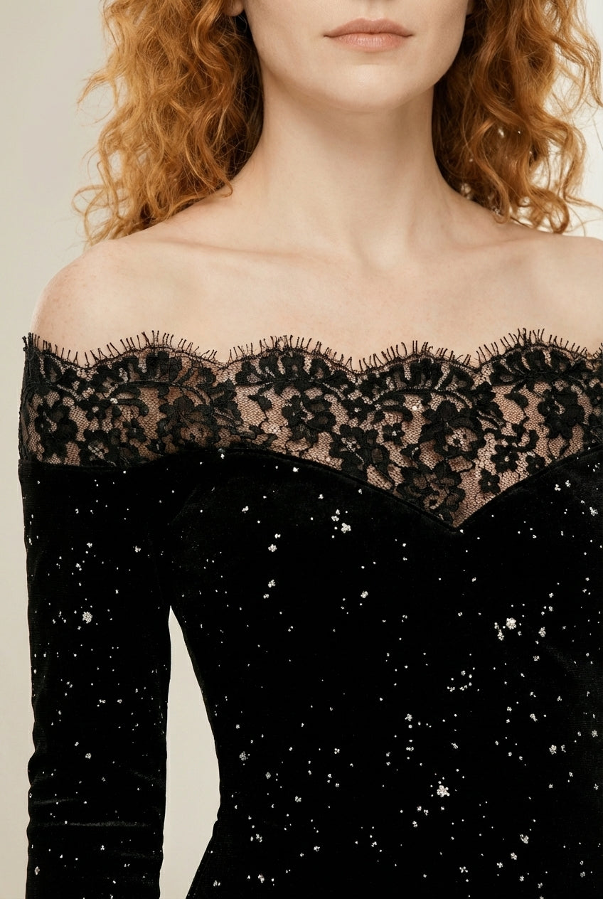 Detail shot of VINA | Robe de fête noire élégante avec paillettes et dentelle