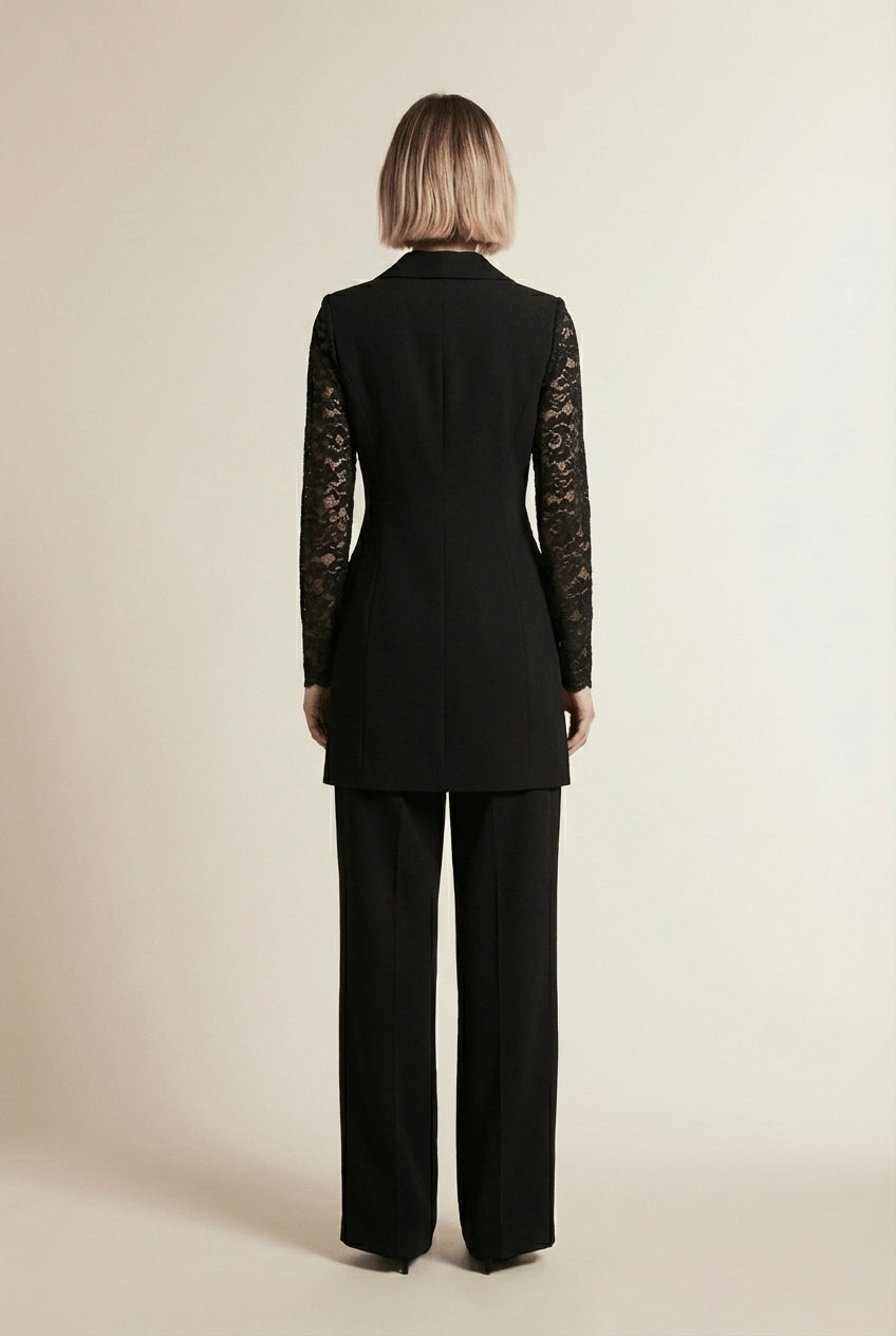 Back pose of the model wearing ANITA | Robe Castana Élégante