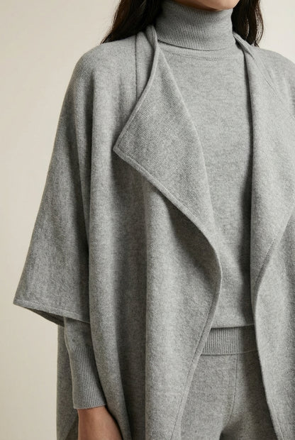 Detail shot of MELLA | Complet en Laine Douce