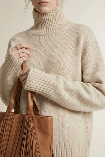 Detail shot of ISABELLA | Élégance En Cachemire