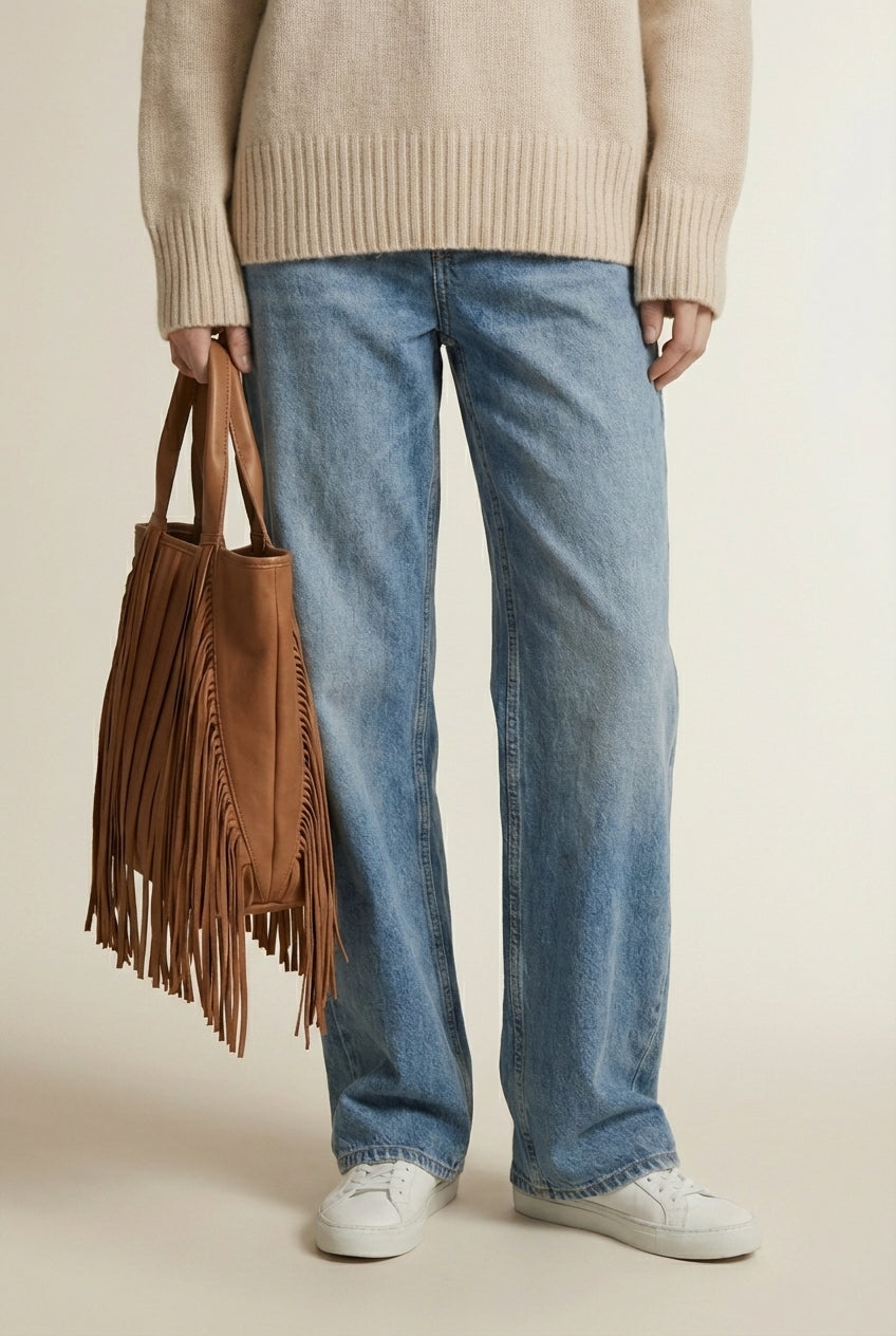 Close-up of the model's lower body wearing ISABELLA | Élégance En Cachemire