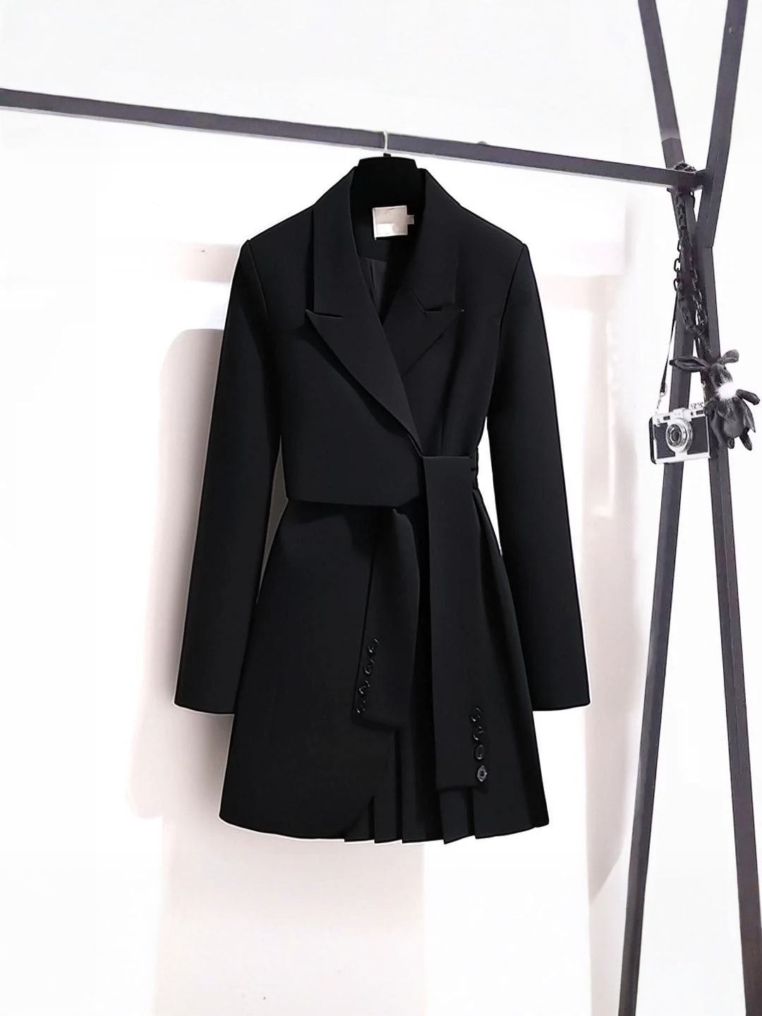 NATHALIA | La robe ceinturée d'élégance intemporelle