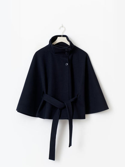 Loreza Cape – Manteau femme chic avec col montant et ceinture ajustable