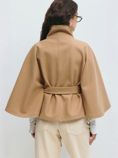 Loreza Cape – Manteau femme chic avec col montant et ceinture ajustable