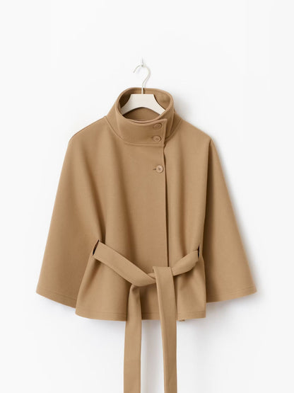 Loreza Cape – Manteau femme chic avec col montant et ceinture ajustable