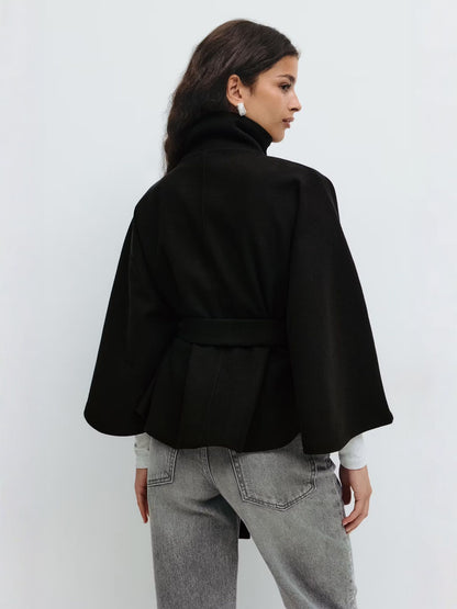 Loreza Cape – Manteau femme chic avec col montant et ceinture ajustable