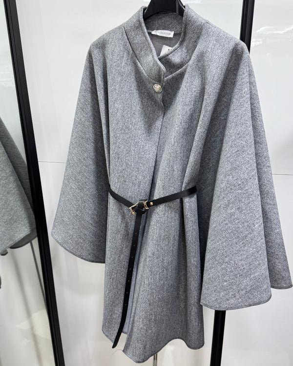 CLEA | Cape grise en laine avec ceinture ajustable élégante