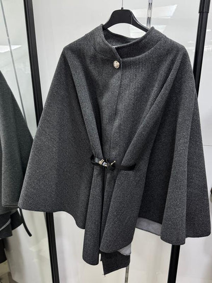 CLEA | Cape grise en laine avec ceinture ajustable élégante