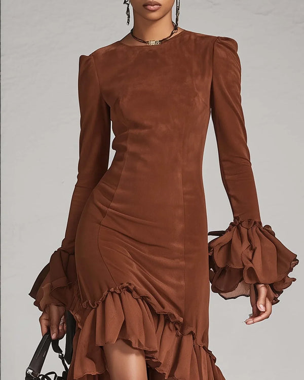 LEA | Robe Bodycon Marron en Suédine avec Volants et Ourlet Asymétrique