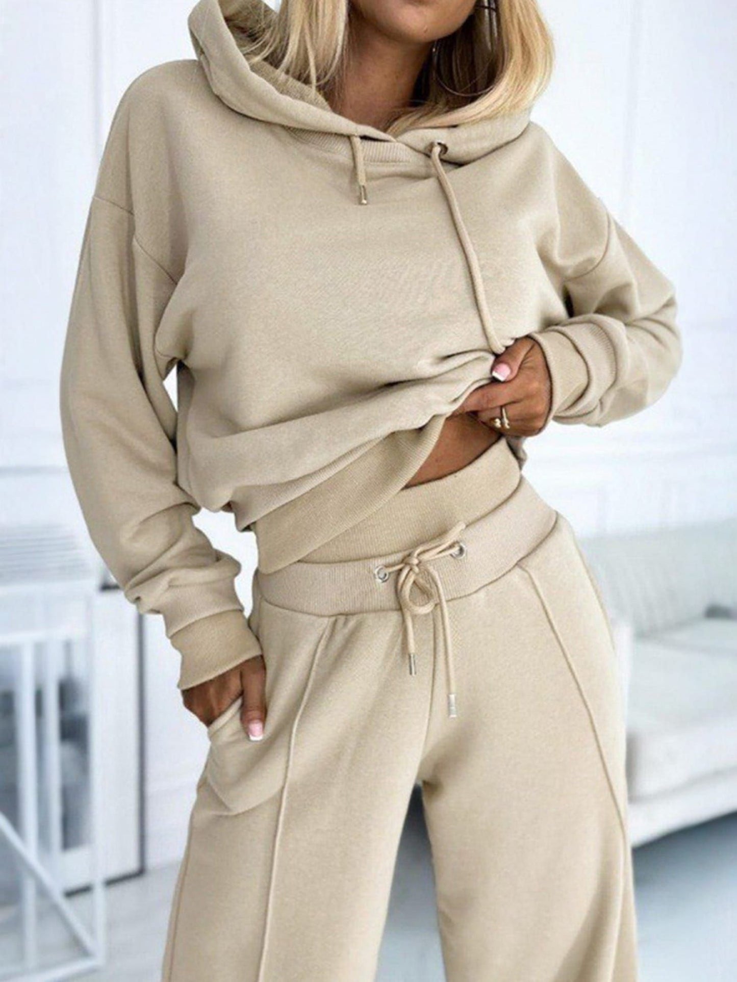 NORA | Ensemble Monochrome Chic