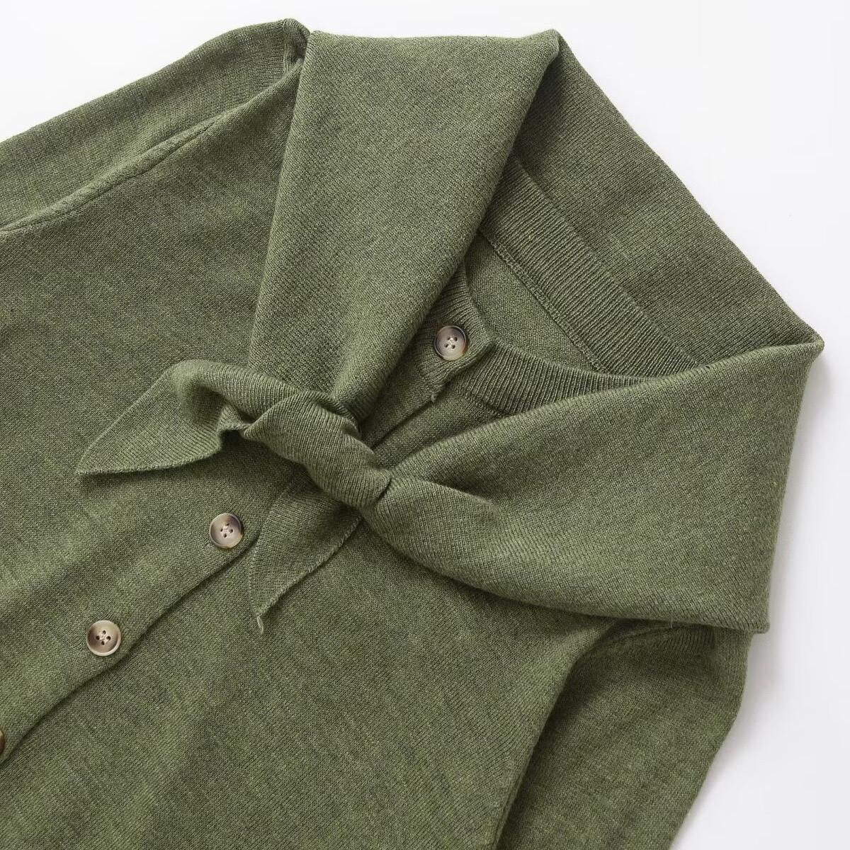 ANITA | Un pull doux et raffiné, idéal pour les journées fraîches de la saison.