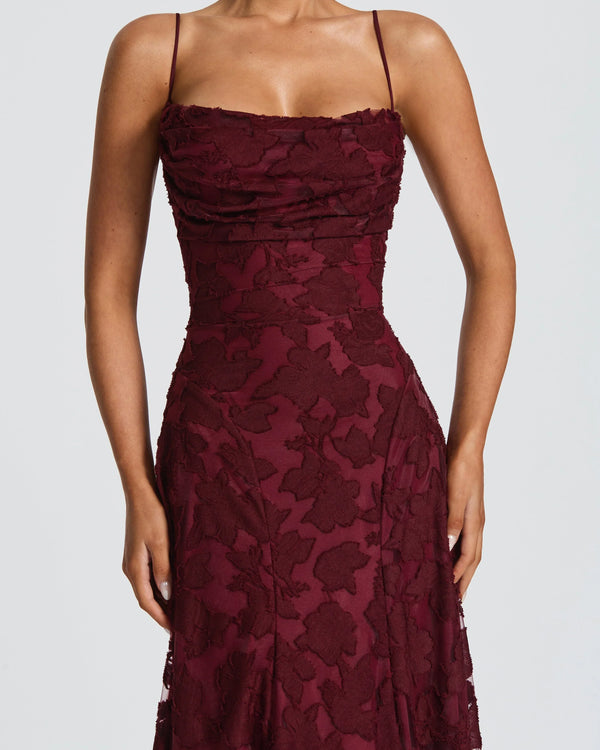 CLARA | L'élégance fluide en version maxi