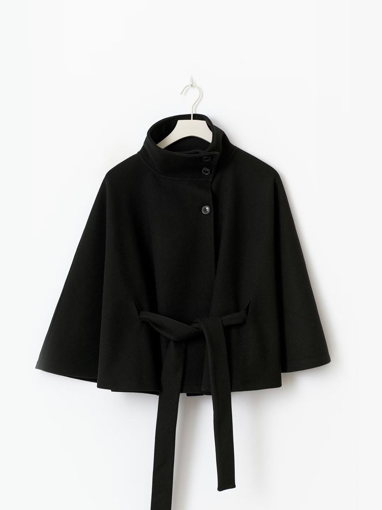 Loreza Cape – Manteau femme chic avec col montant et ceinture ajustable